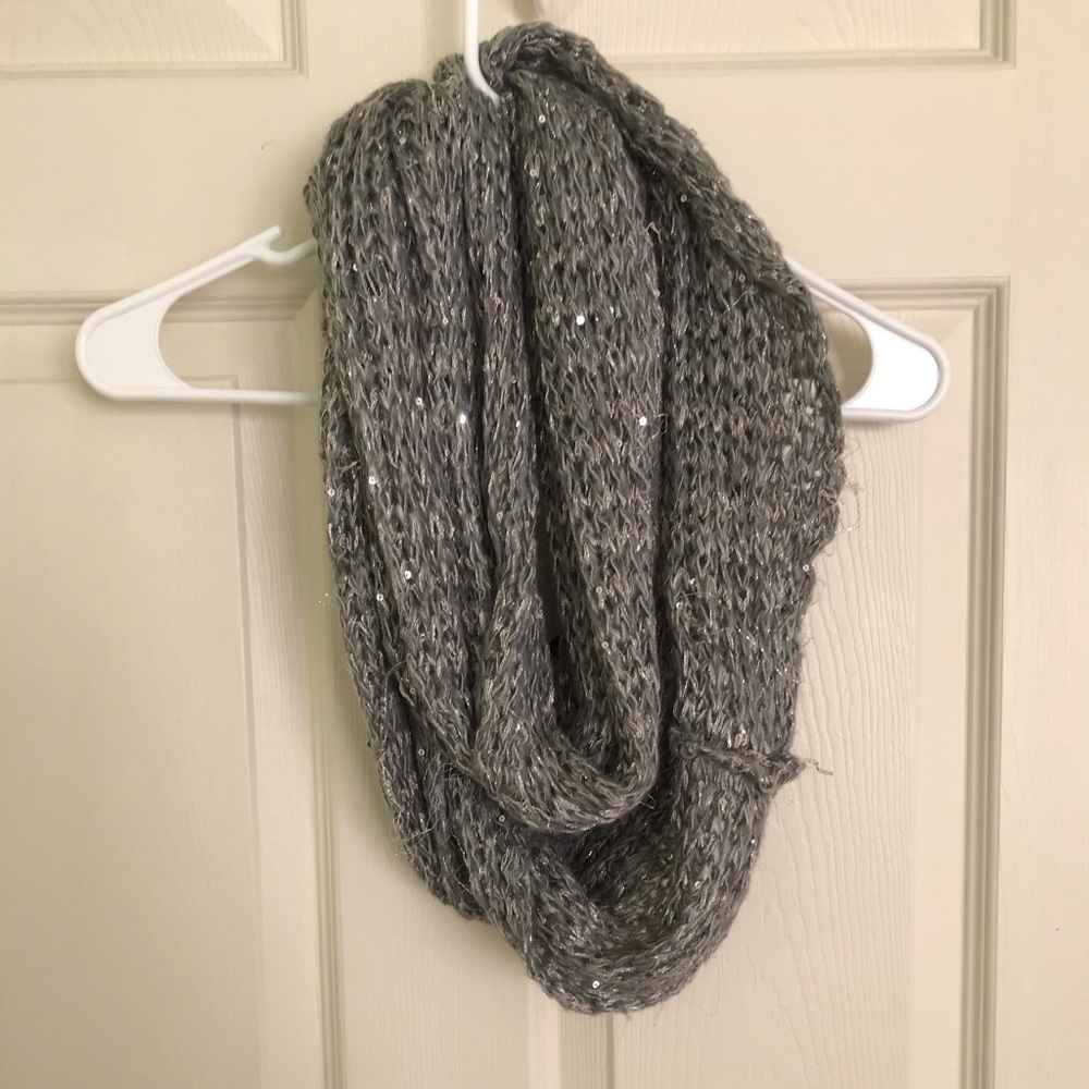 Scarves bundle - Picture 7 of 8